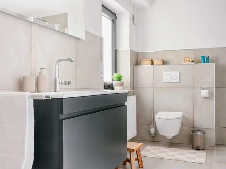 Sapphire Green Bathroom